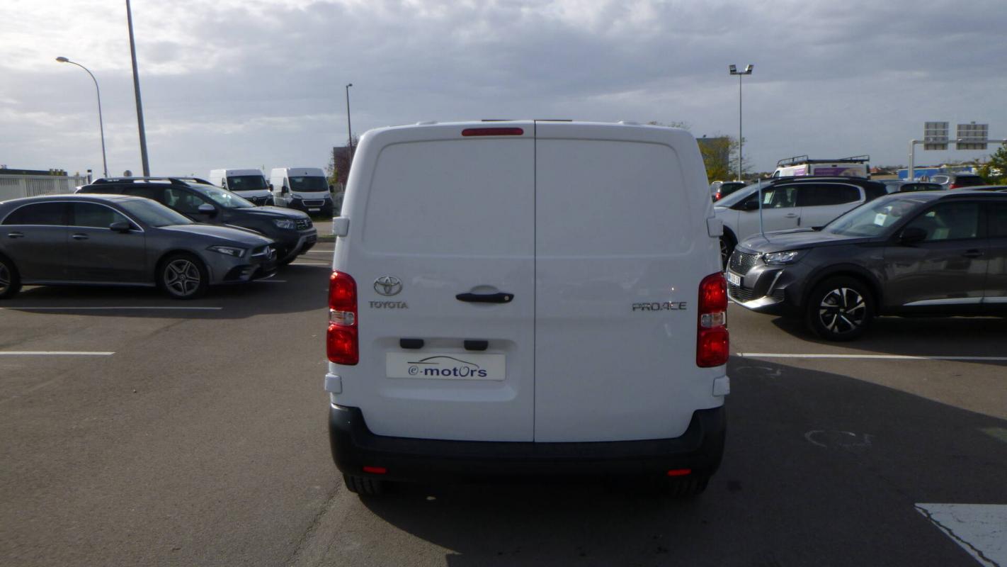 Toyota PROACE - FOURGON MC22 Business Medium 120 D-4D